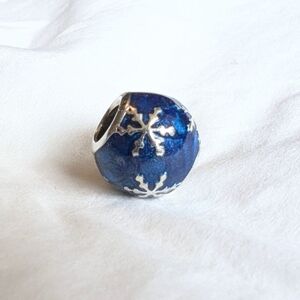 Pandora NWOT snowflake charm
